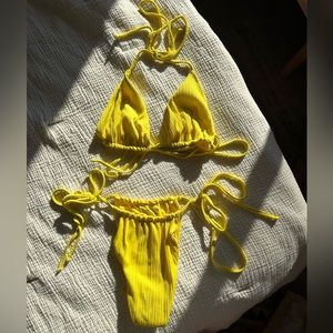 Frankie’s Bikinis Tia Ribbed Bikini Set in Lemon Drop XL - SO flattering!